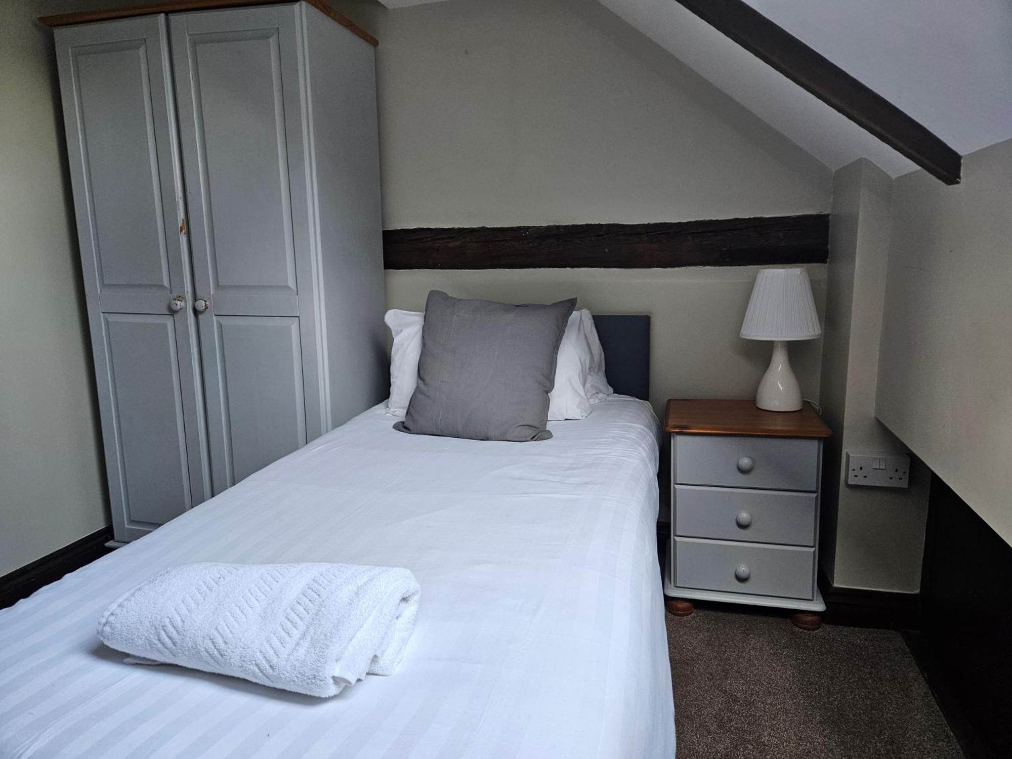 The Swan Inn Hilborough Exterior photo