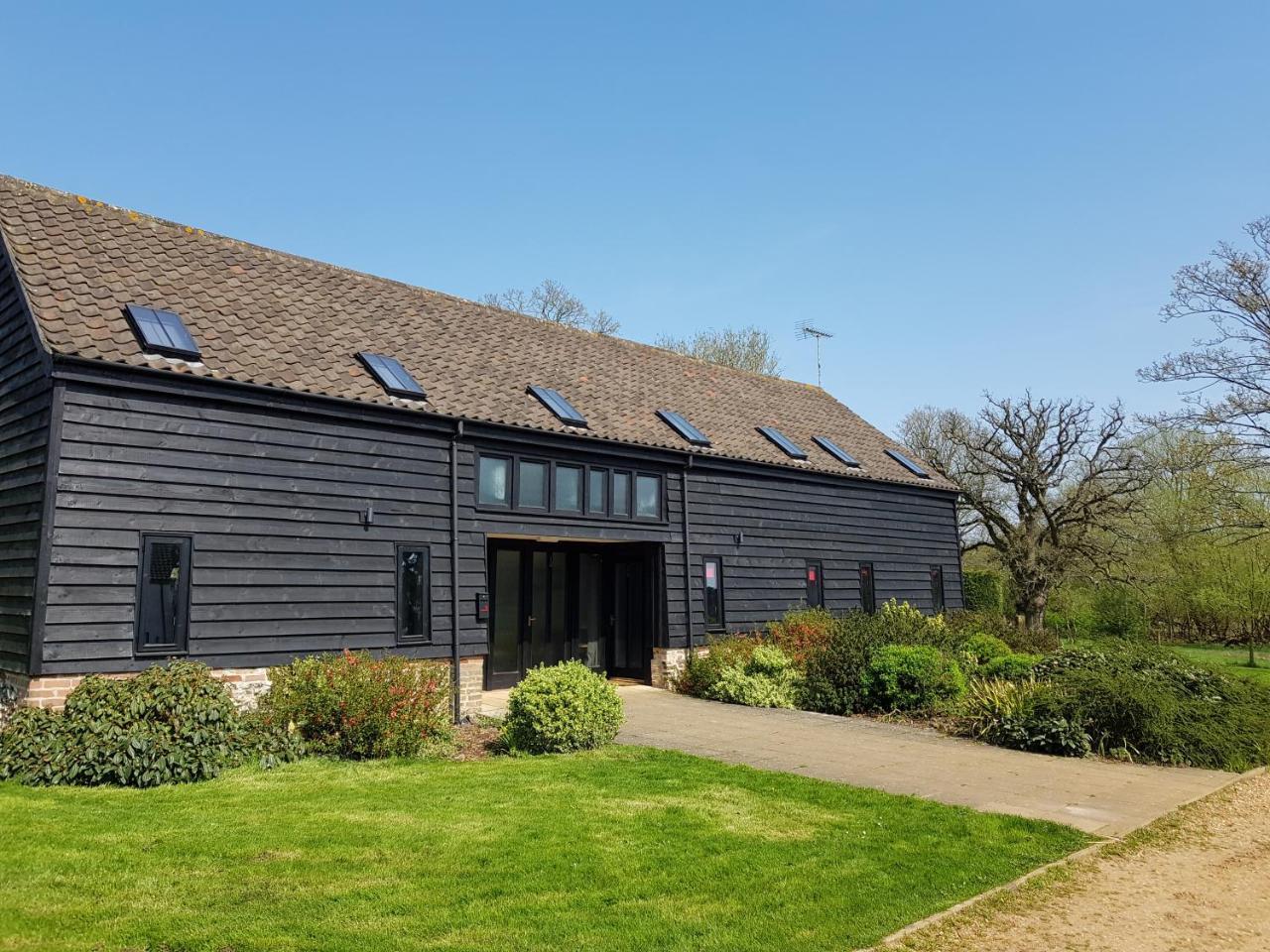 The Swan Inn Hilborough Exterior photo